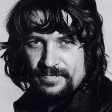Waylon Jennings – I’m a Long Way from Home