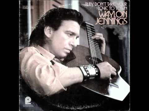 Cool Hand with a Guitar: Waylon Jennings Tips His Hat in “Laid Back Country Picker”