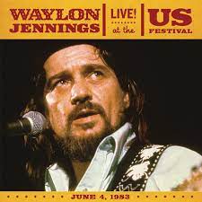 Smoke in the Wind: Waylon Jennings Remembers Love’s Mystery in “I Recall a Gypsy Woman”