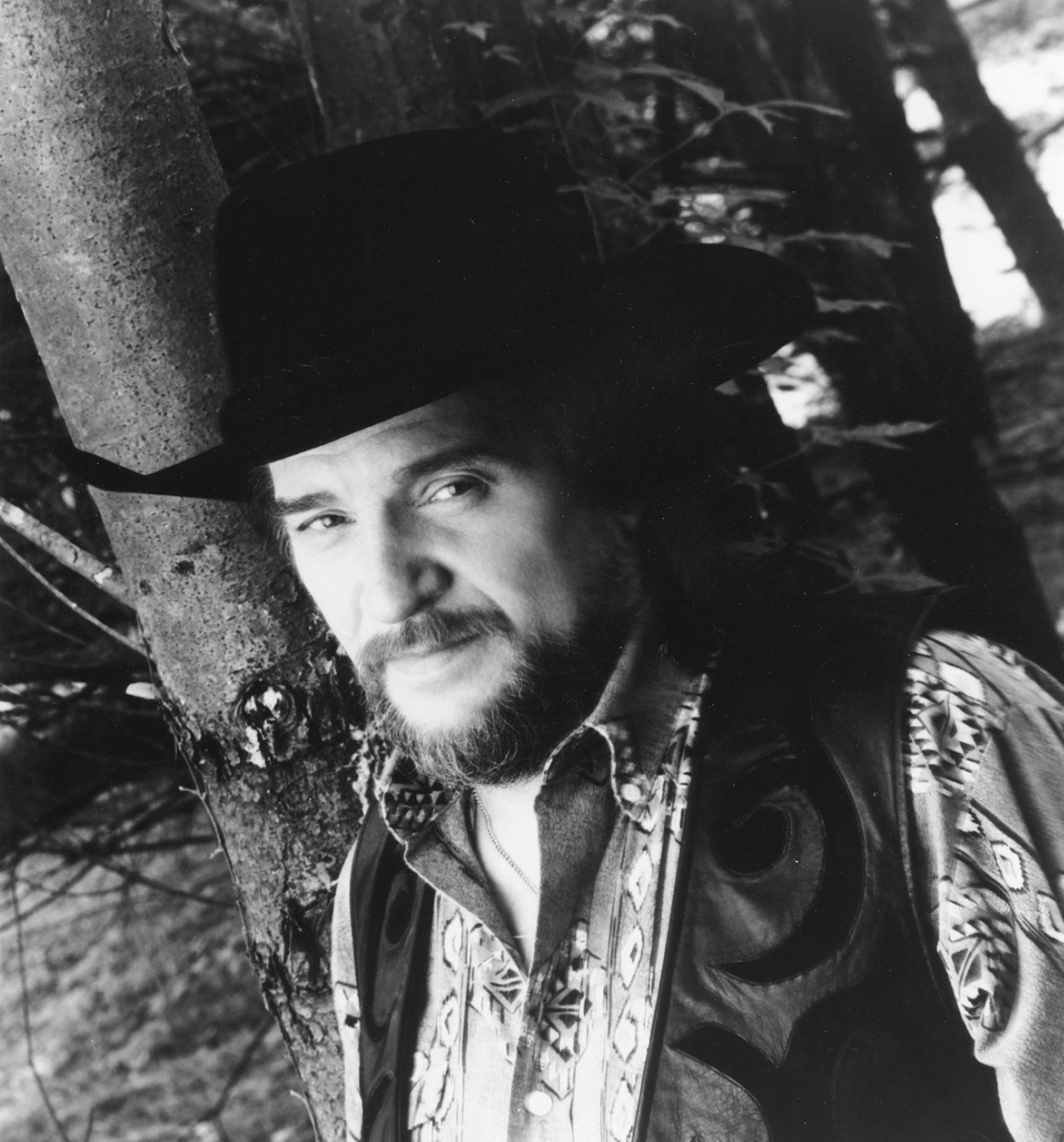 “To Beat the Devil” — Waylon Jennings’ Reflective Rendition of Kris Kristofferson’s Truth